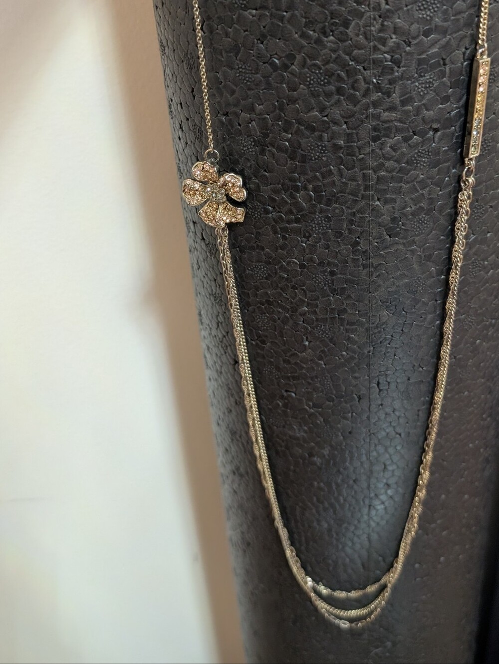 Sparkling Flower & Ombré Bar Long Chain Necklace